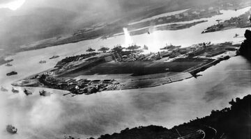 Attack_on_Pearl_Harbor_Japanese_planes_view