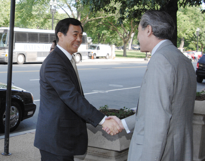 US_Secretary_Gutierrez_meets_with_Chinese_Minister_Bo_Xilai